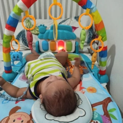 babys play gym mat